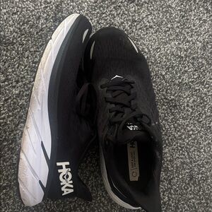 Hoka Black and White “Clifton 8” Women’s Size 8.5